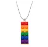 LGBTQ+-fællesskabet
Halskæde som logoklods i pride farver